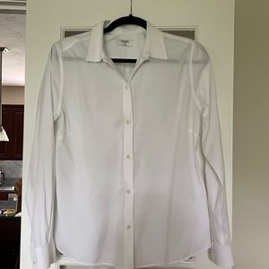 White UNTUCKit shirt never worn!